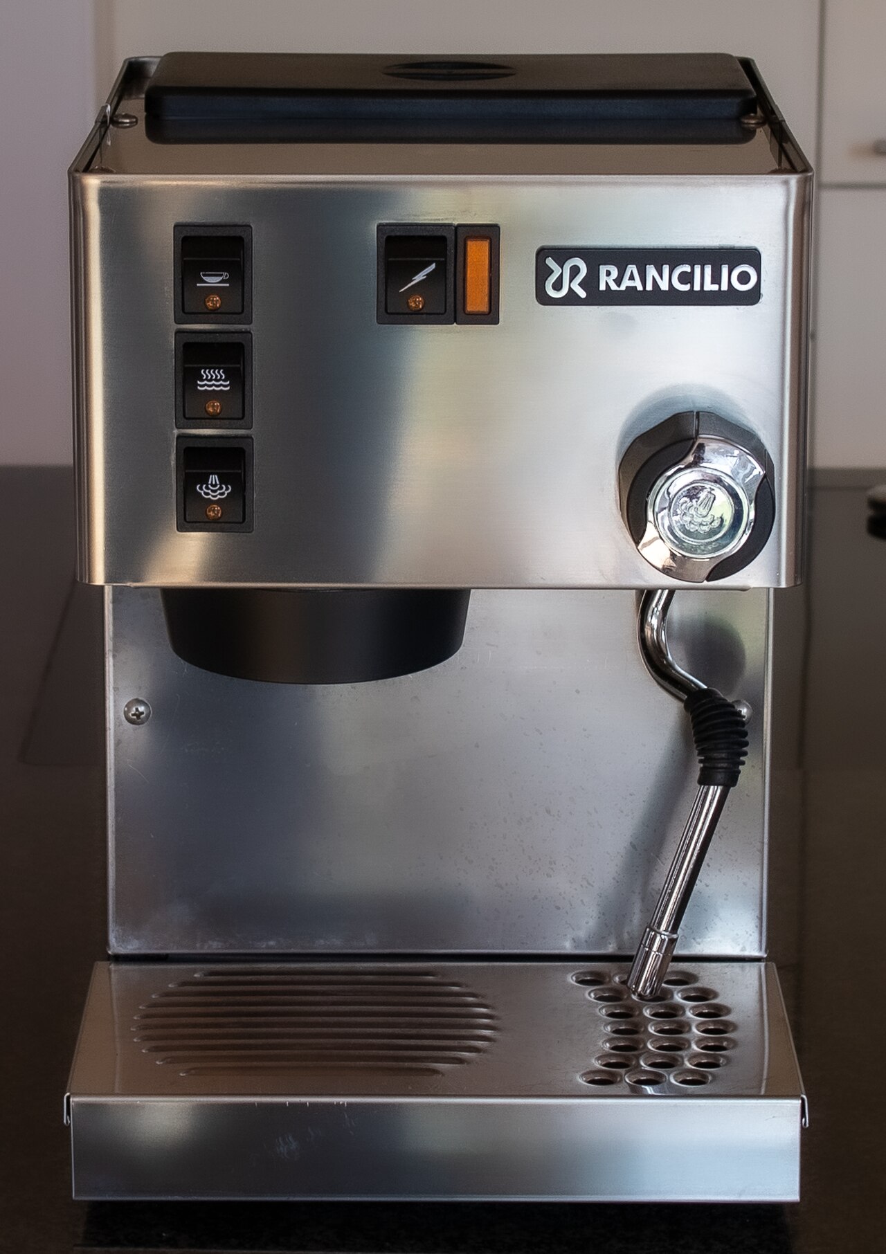 Rancilio Silvia espresso machine, stainless single boiler, featured image for a practical mods guide