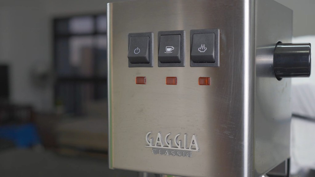 Real Gaggia Classic Pro used as machine context for maintenance and water-history checks