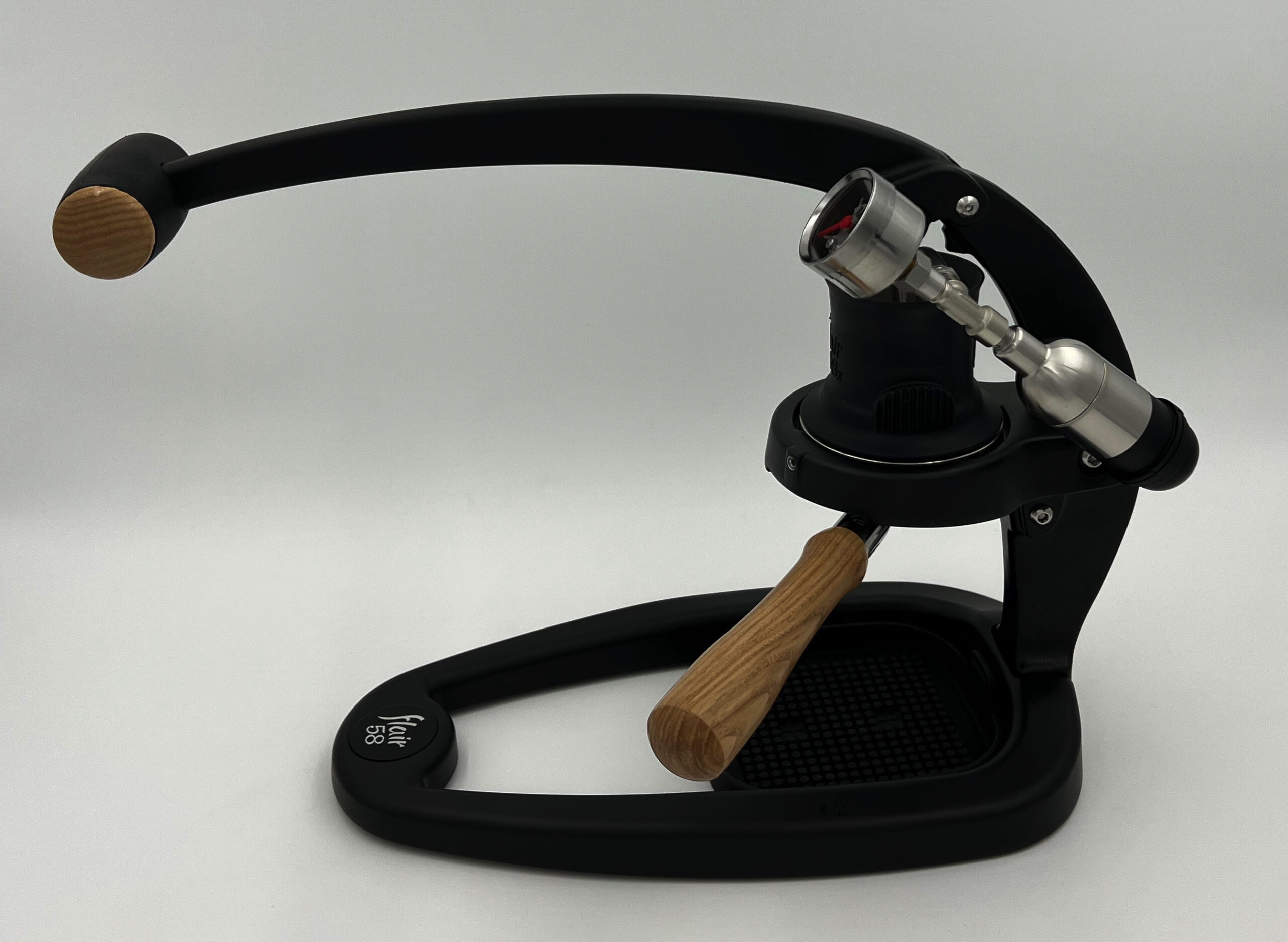 Flair 58 setup showing the brew head and pressure hardware